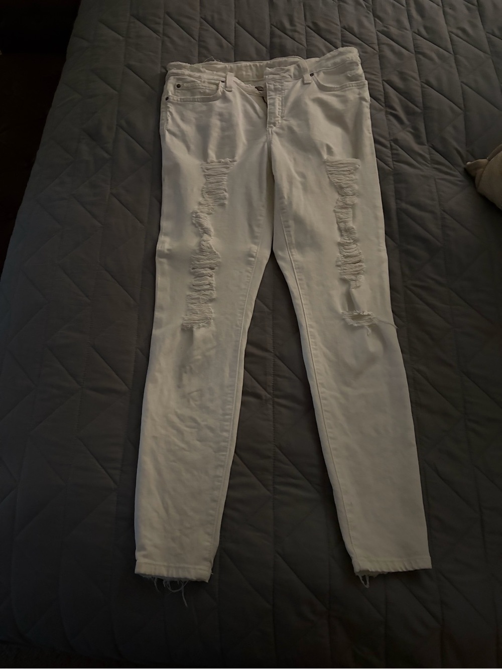 Joe’s Jeans White Super Distressed Women’s Jeans 30x29